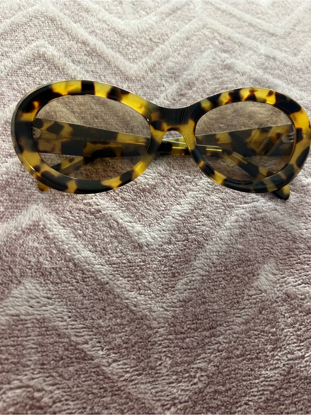 Toteme Tortoiseshell Oval Cat-Eye Sunglasses with Brown Lenses Logo mint shape - Picture 4 of 6